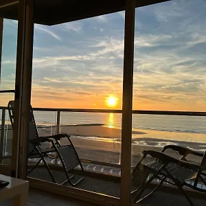 https://westende-zeezicht.hotelsghent.com
