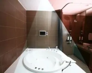 Tria Motel